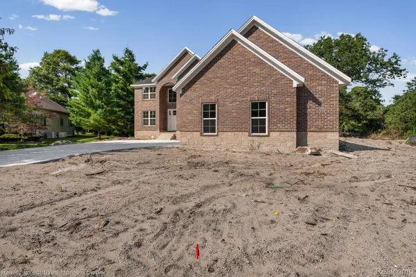 3258 Shorewood AVE, Fort Gratiot Charter Township, MI 48059