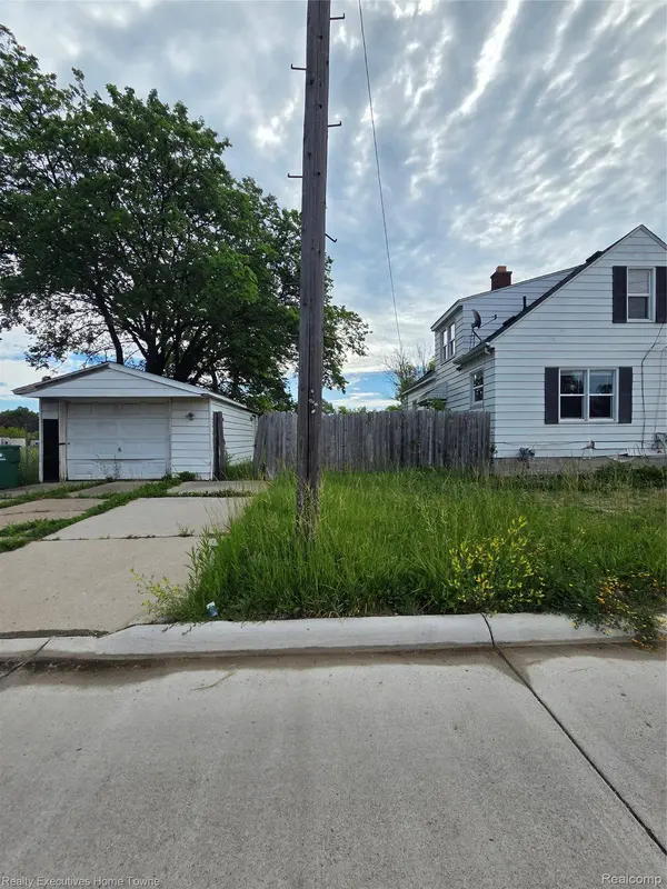 16409 Owen AVE, Eastpointe, MI 48021
