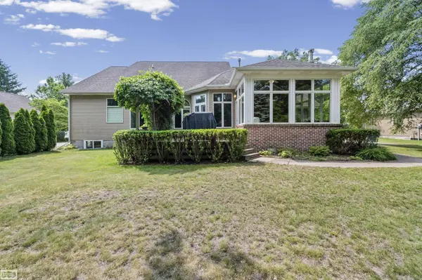 3276 Shorewood AVE, Fort Gratiot Twp, MI 48060