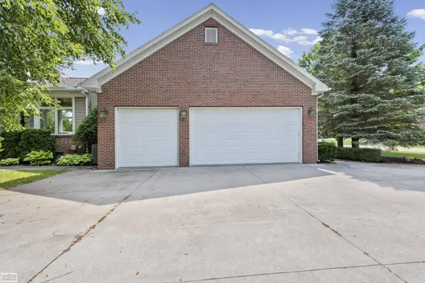 3276 Shorewood AVE, Fort Gratiot Twp, MI 48060
