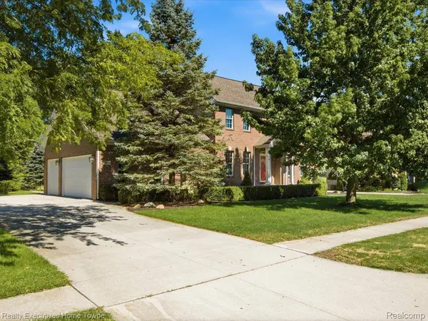 3276 Shorewood AVE, Fort Gratiot Charter Township, MI 48059