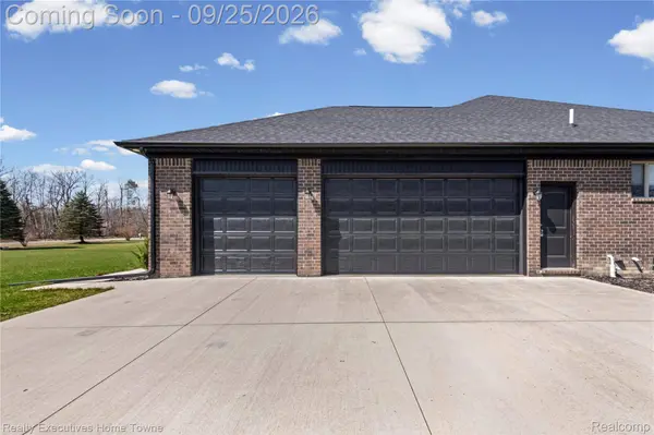 7285 Wood Pointe DR, Almont Township, MI 48003