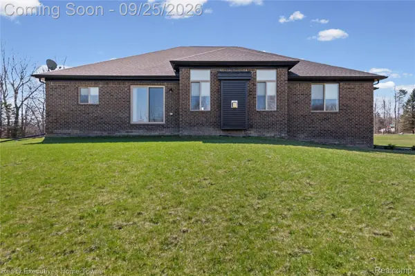7285 Wood Pointe DR, Almont Township, MI 48003