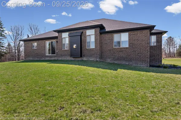 7285 Wood Pointe DR, Almont Township, MI 48003