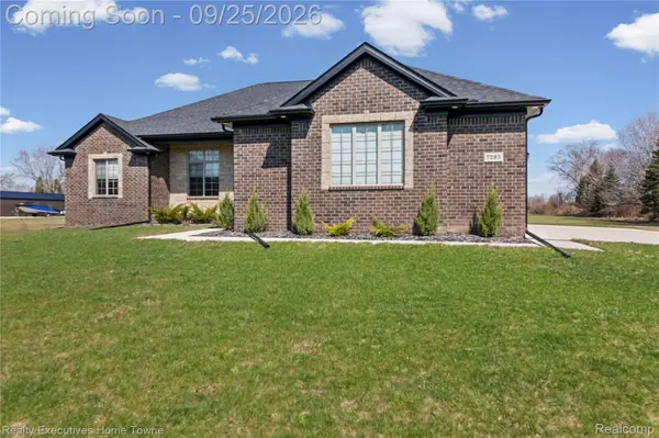 7285 Wood Pointe DR, Almont Township, MI 48003