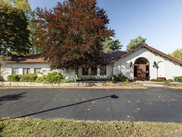 3024 Commerce DR