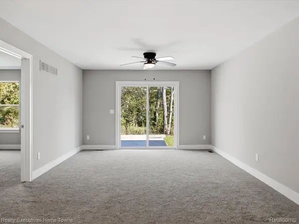 302 HIDDEN HARBOR WAY #25, Marine City, MI 48039