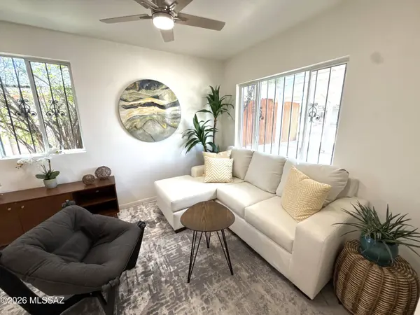 6660 E Koralee Dr, Tucson, AZ 85710