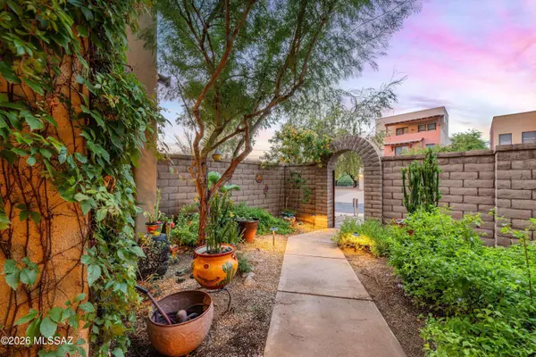 202 E Croydon Park Rd, Tucson, AZ 85704