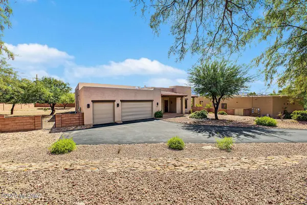 2448 N Barnwall Ct, Tucson, AZ 85749
