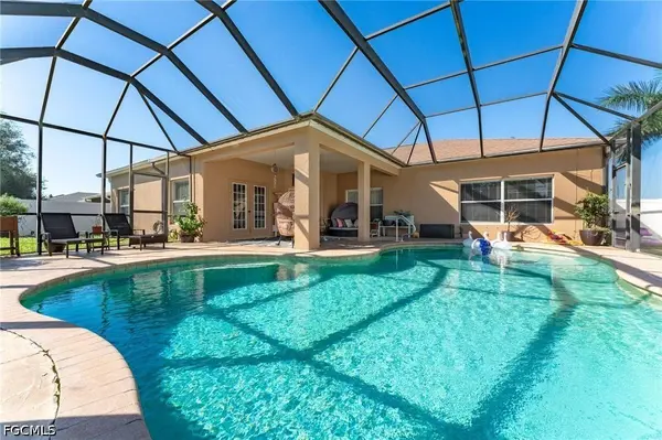 15752 Sunny Crest LN, Fort Myers, FL 33905