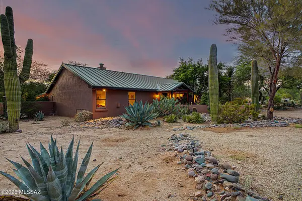 8831 N Rasmussen Ave, Tucson, AZ 85742