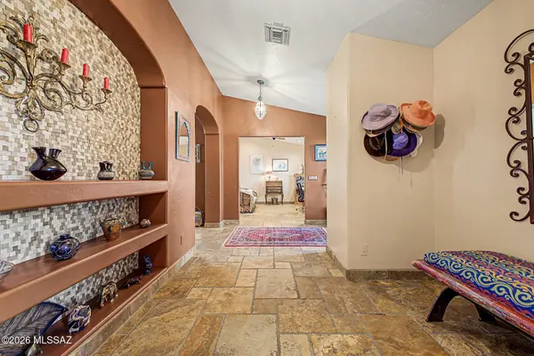 8831 N Rasmussen Ave, Tucson, AZ 85742