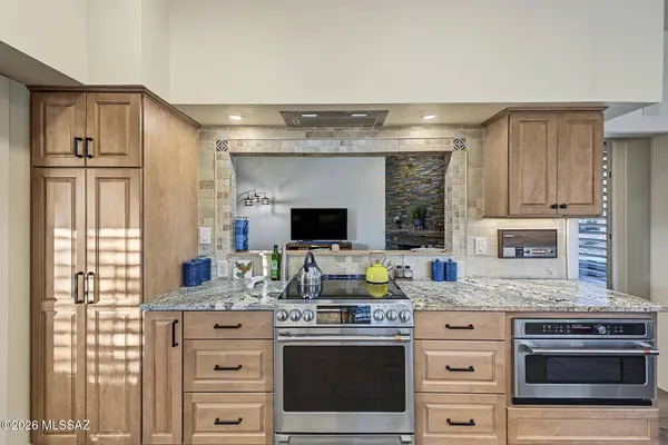 764 E Camino Diestro, Oro Valley, AZ 85704