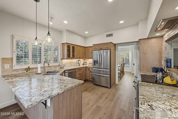 764 E Camino Diestro, Oro Valley, AZ 85704