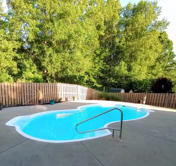136 Elba Dr, Mooresville, NC 28115-5800