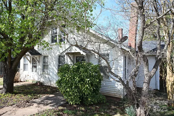 234 S Ervin AVE, Newton, NC 28658