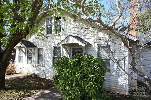 234 S Ervin AVE, Newton, NC 28658