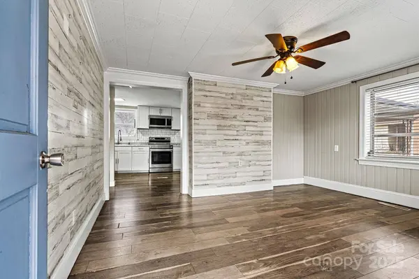 1407 17th AVE NE, Hickory, NC 28601