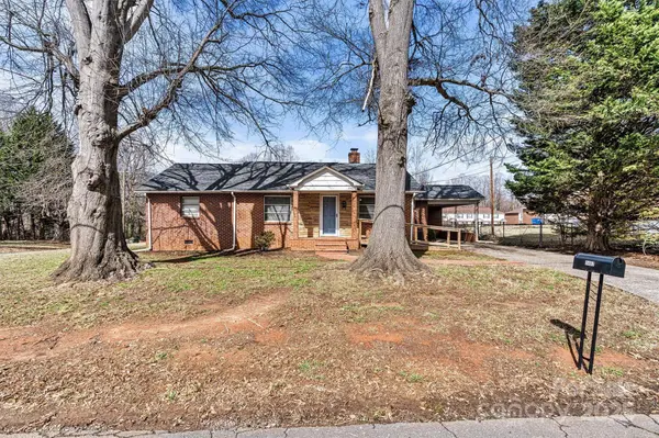 1407 17th AVE NE, Hickory, NC 28601