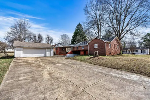 1407 17th AVE NE, Hickory, NC 28601