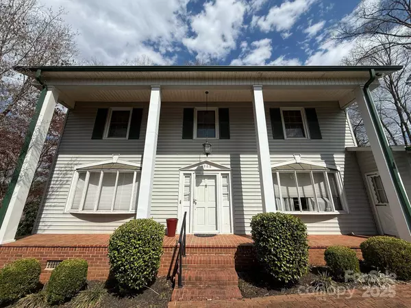 1968 12th Street PL NE, Hickory, NC 28601