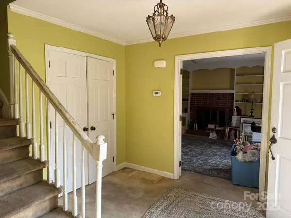 1968 12th Street PL NE, Hickory, NC 28601