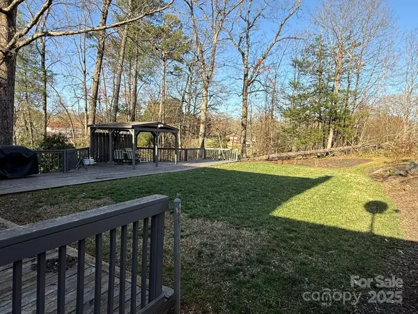 1968 12th Street PL NE, Hickory, NC 28601