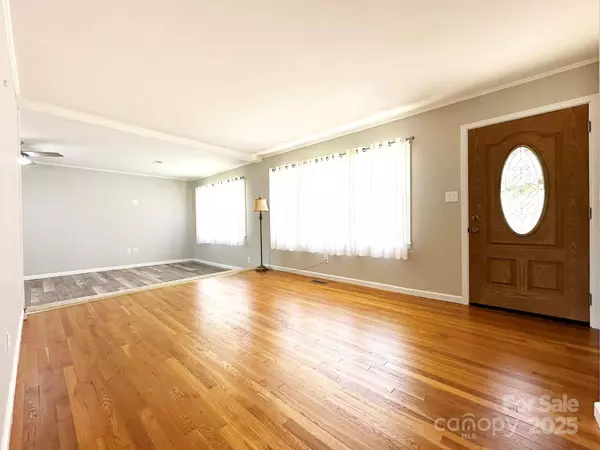 3157 28th ST NE, Hickory, NC 28601