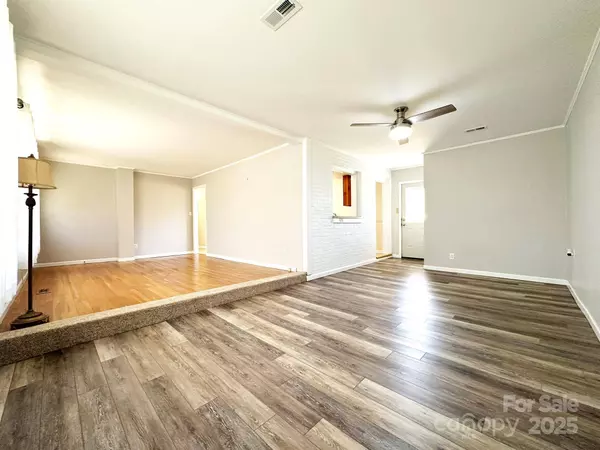 3157 28th ST NE, Hickory, NC 28601