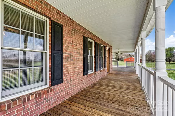4850 Whitener RD, Hickory, NC 28602