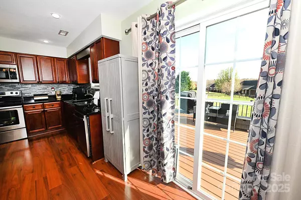 5222 South Oak CIR, Granite Falls, NC 28630