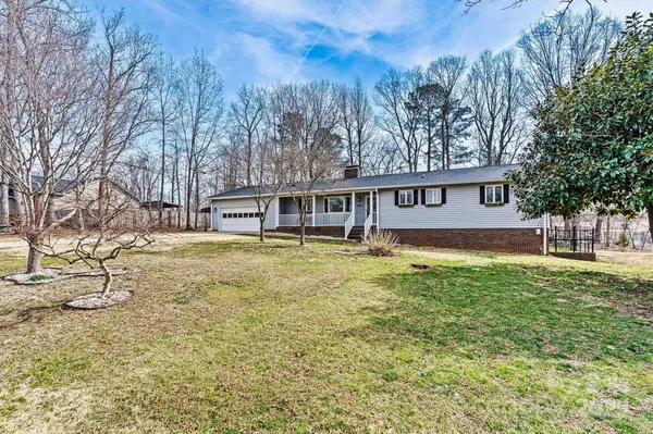 1140 Knollwood DR, Claremont, NC 28610