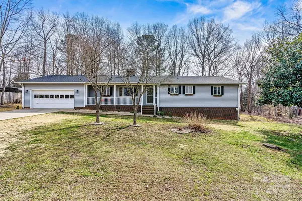 1140 Knollwood DR, Claremont, NC 28610