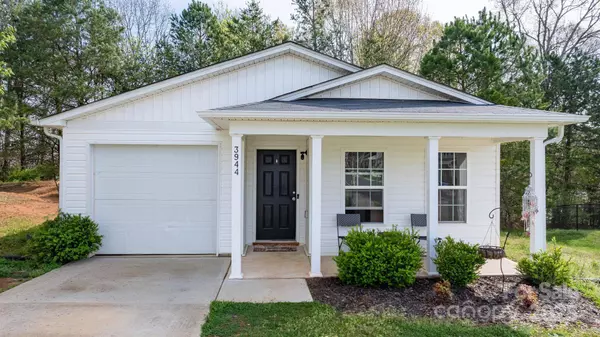 3944 Hemingway DR NW, Hickory, NC 28601