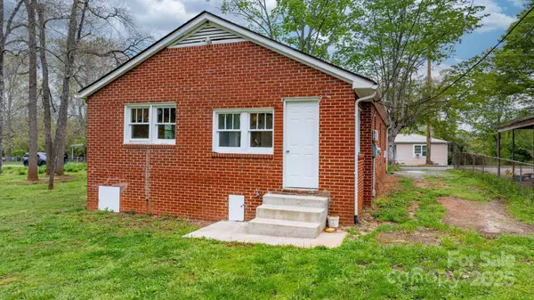 728 21st ST SW, Hickory, NC 28602