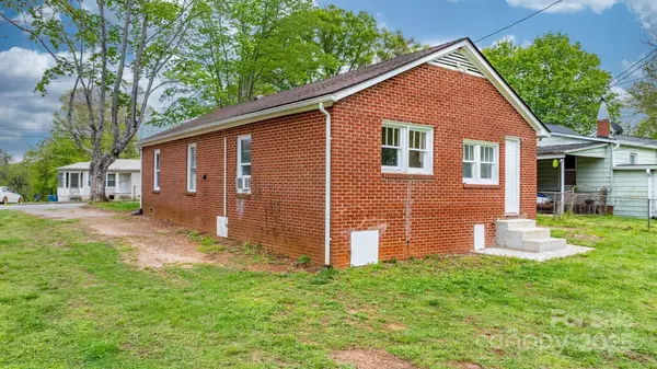 728 21st ST SW, Hickory, NC 28602