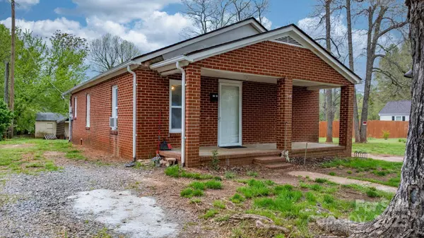 728 21st ST SW, Hickory, NC 28602