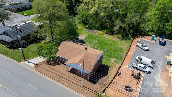 3015 North Center ST NW #6, Hickory, NC 28601