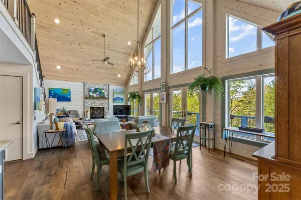 521 Waters Edge DR, Nebo, NC 28761