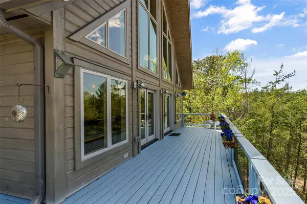 521 Waters Edge DR, Nebo, NC 28761