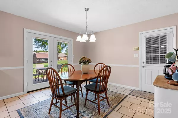 2430 Rocky Ford RD, Newton, NC 28658