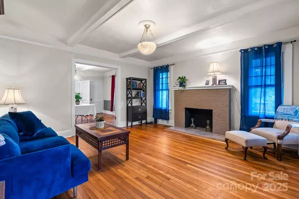 218 5th ST SE, Hickory, NC 28602