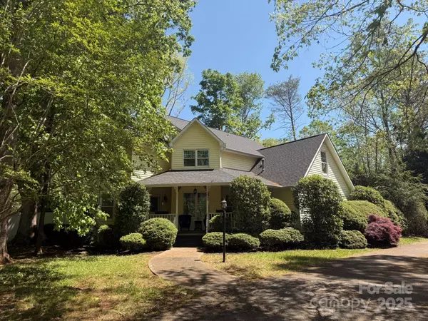 2835 DAV AVE, Morganton, NC 28655