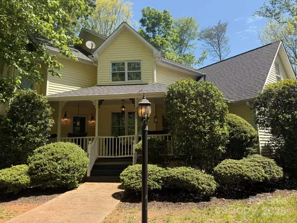 2835 DAV AVE, Morganton, NC 28655