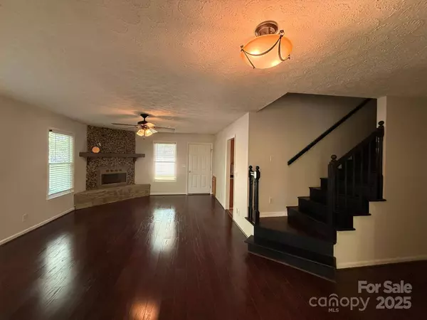 2835 DAV AVE, Morganton, NC 28655