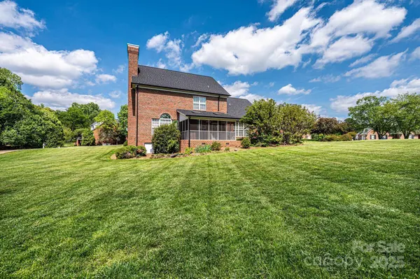 4047 Rainbow Hills DR, Hickory, NC 28602