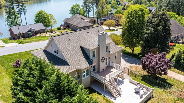 5933 Flintlock CT, Hickory, NC 28601