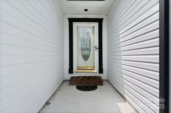 103 Pine Meadows CIR, Hickory, NC 28601