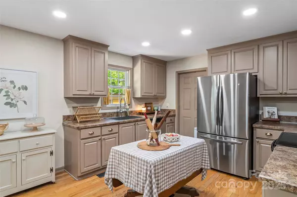 1338 Pell DR, Lincolnton, NC 28092